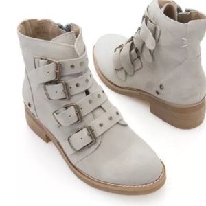 Musse & Cloud "Misha" Suede Leather Buckle Detailed Ankle Boots 38 (7.5)